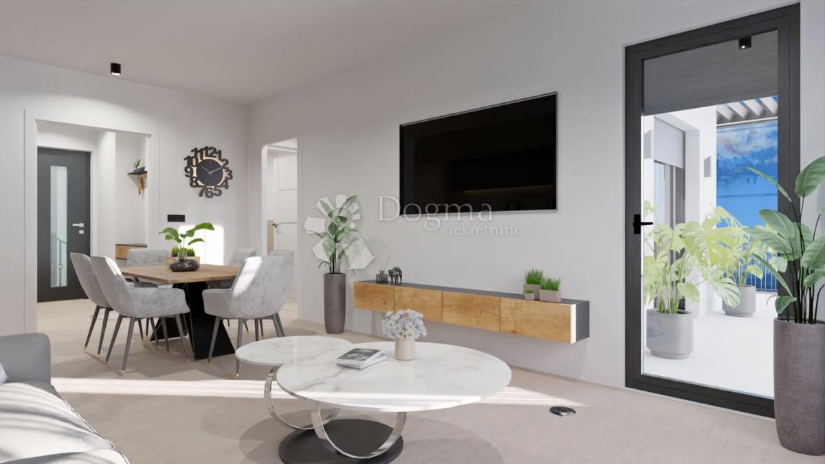 Stanovanje Okrug Gornji, Okrug, 74m2