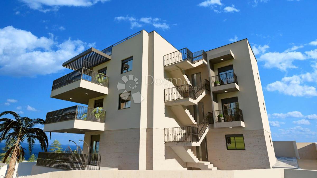 Stanovanje Okrug Gornji, Okrug, 74m2