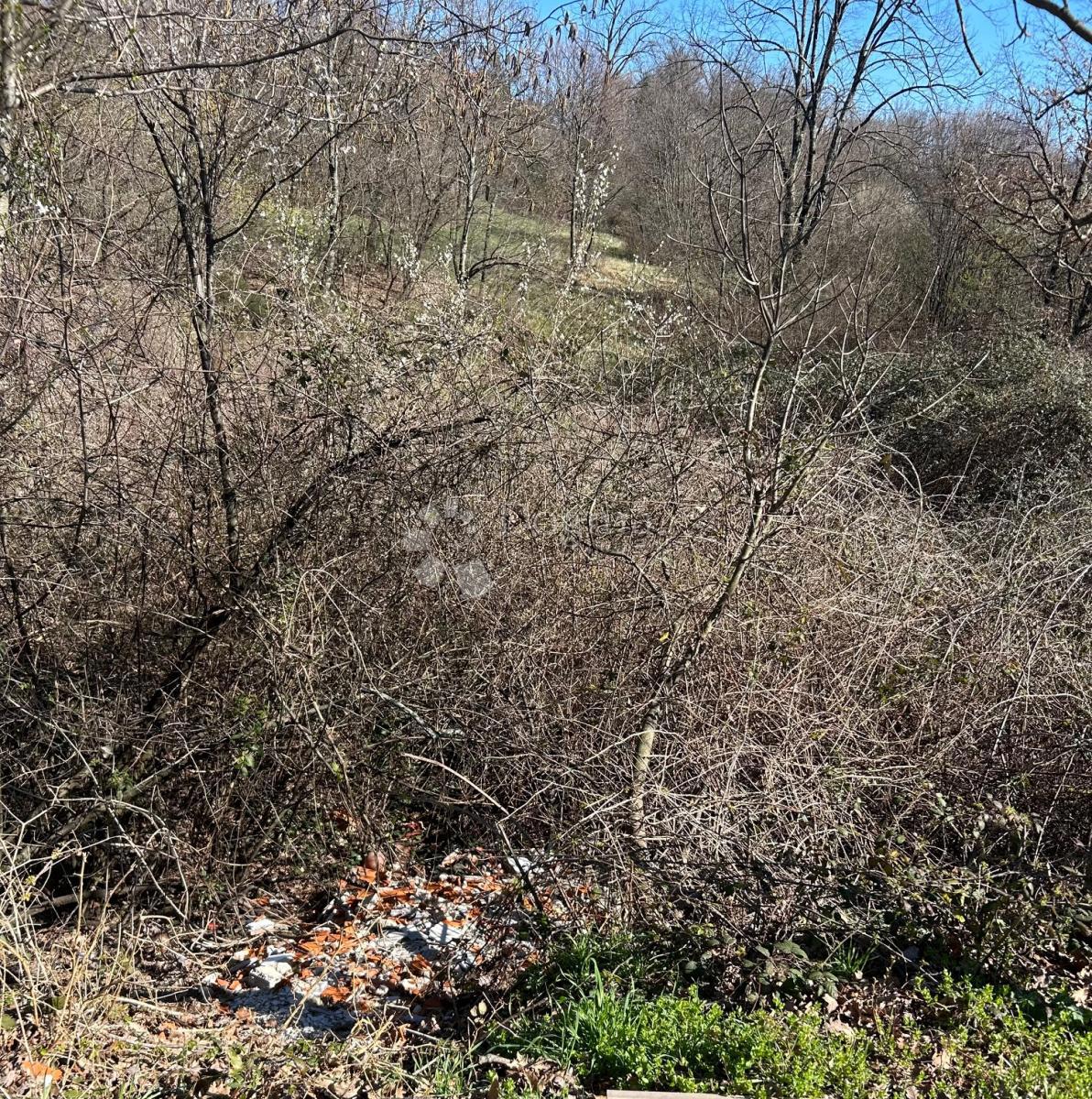 Zazidljivo zemljišče Drenova, Rijeka, 1.948m2