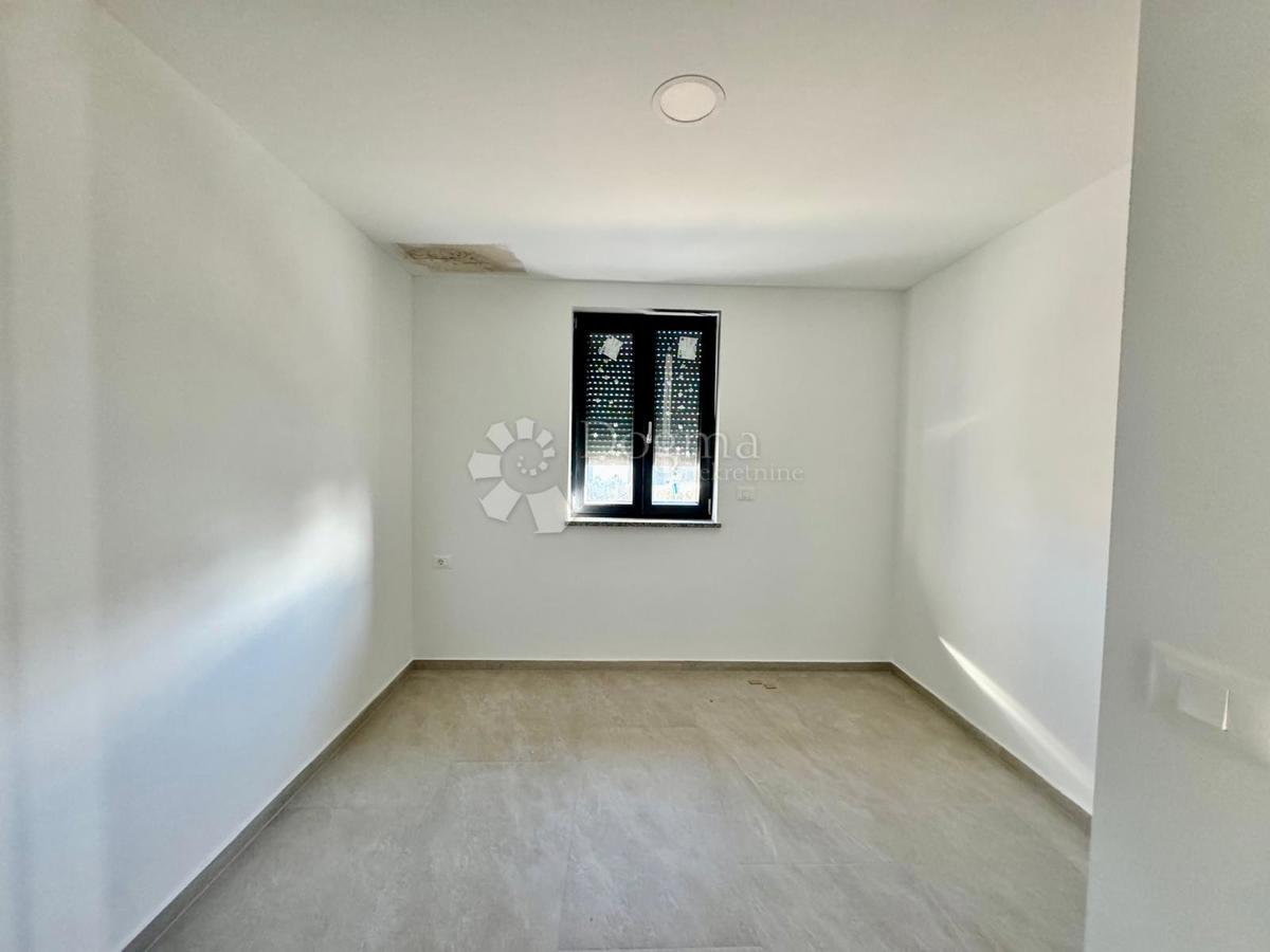 Stanovanje Banjole, Medulin, 87m2