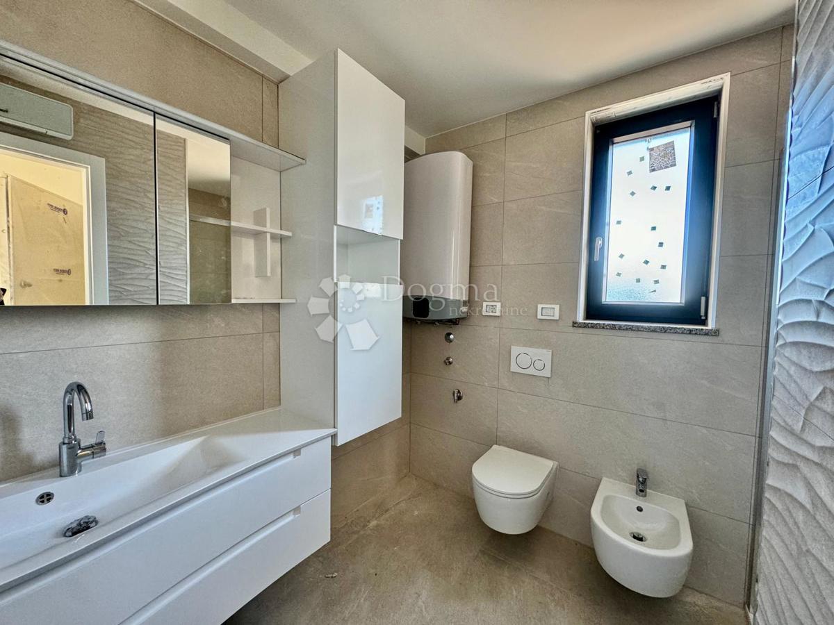 Stanovanje Banjole, Medulin, 87m2