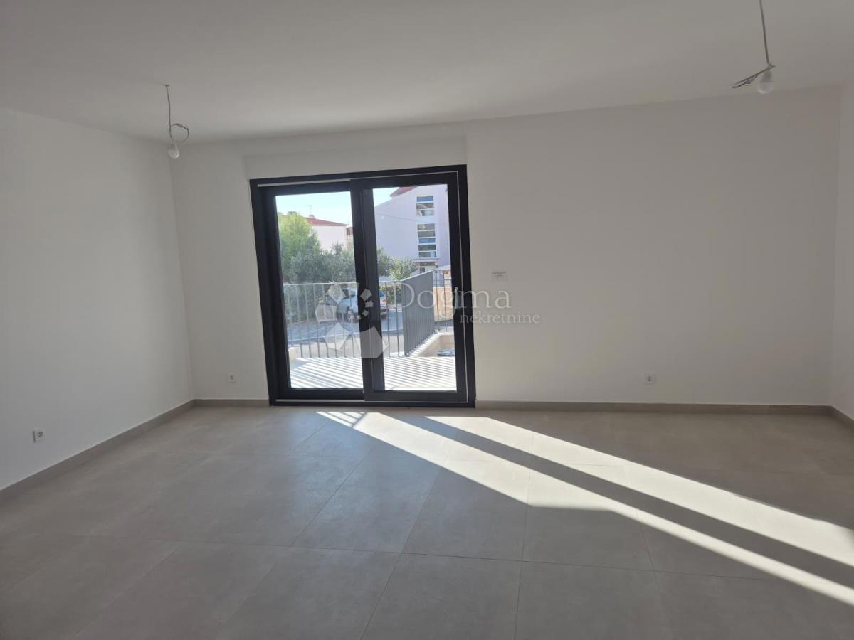 Stanovanje Okrug Gornji, Okrug, 94,03m2 