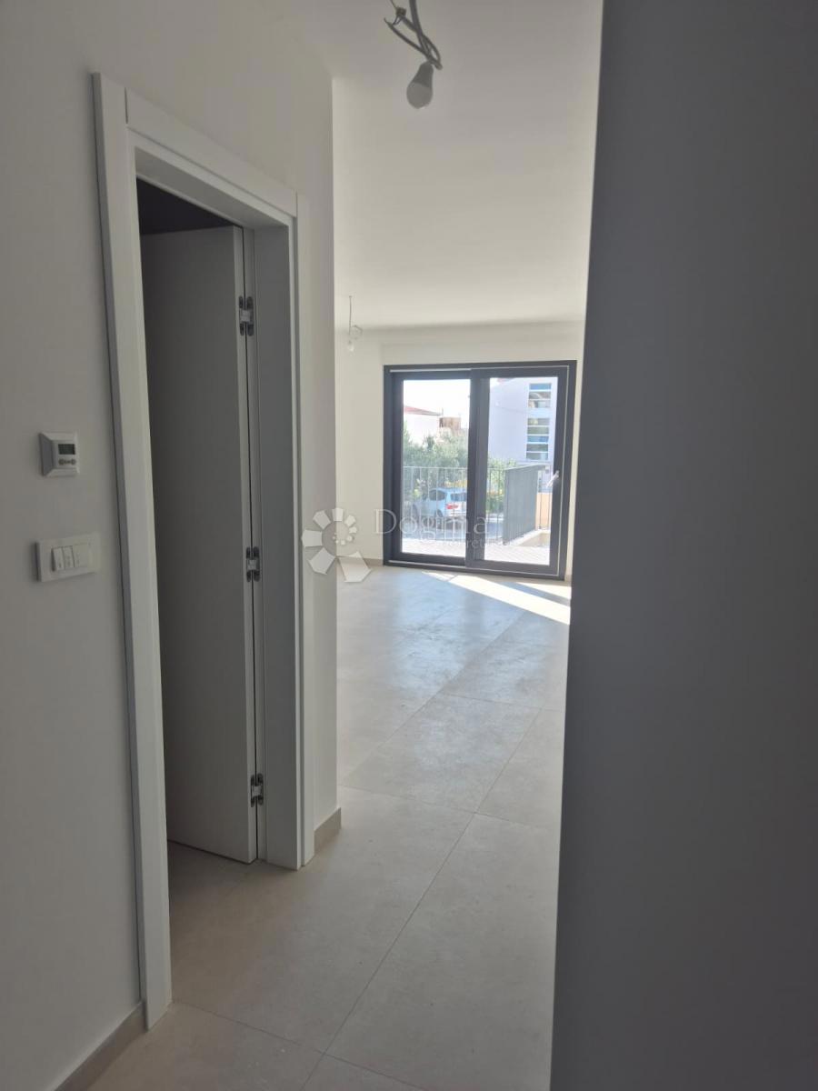 Stanovanje Okrug Gornji, Okrug, 94,03m2 