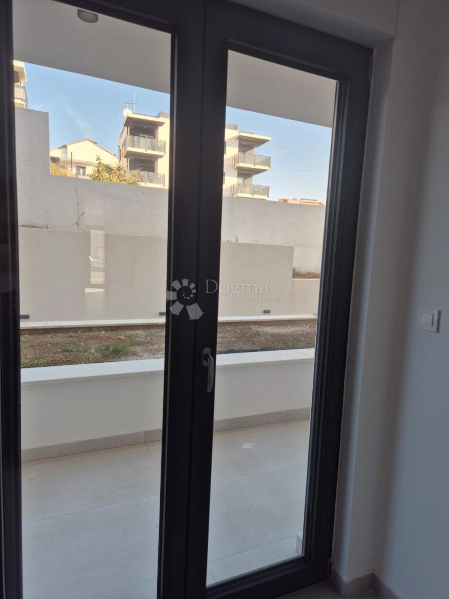 Stanovanje Okrug Gornji, Okrug, 94,03m2 