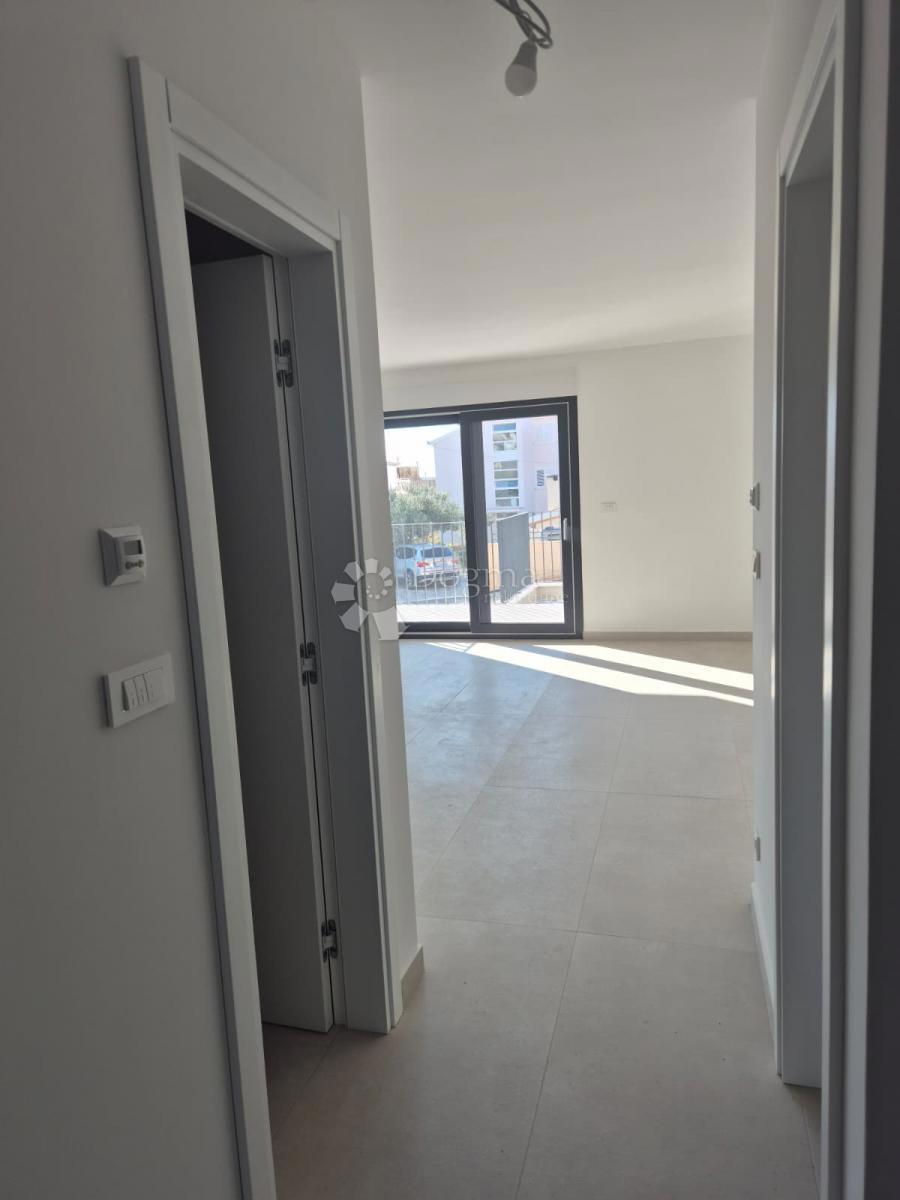 Stanovanje Okrug Gornji, Okrug, 94,03m2 