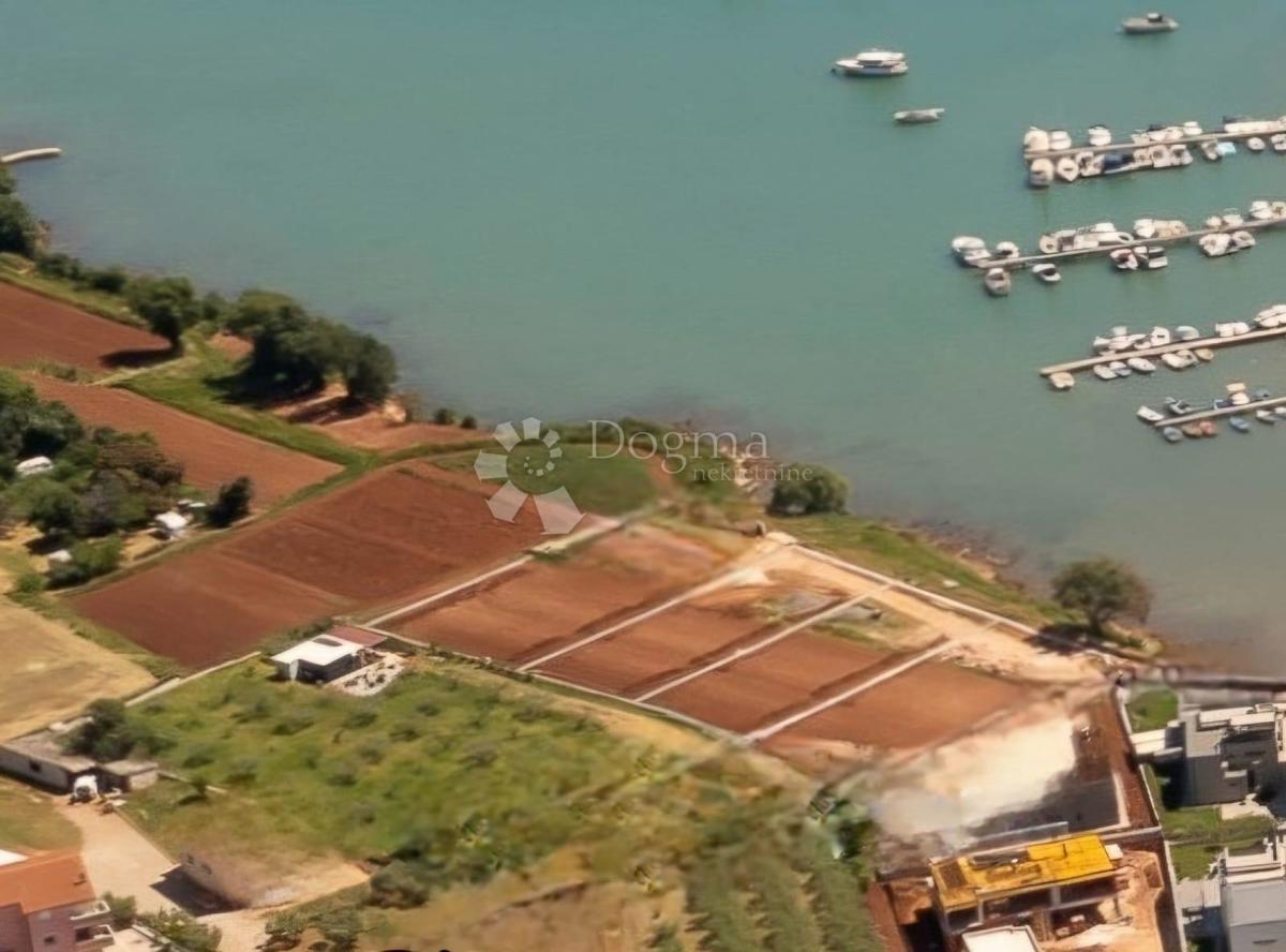 Zemljišče Pomer, Medulin, 520m2