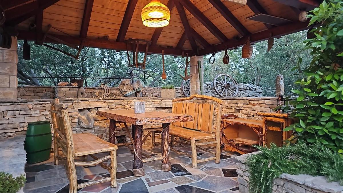 Kamnita oaza na Šolti