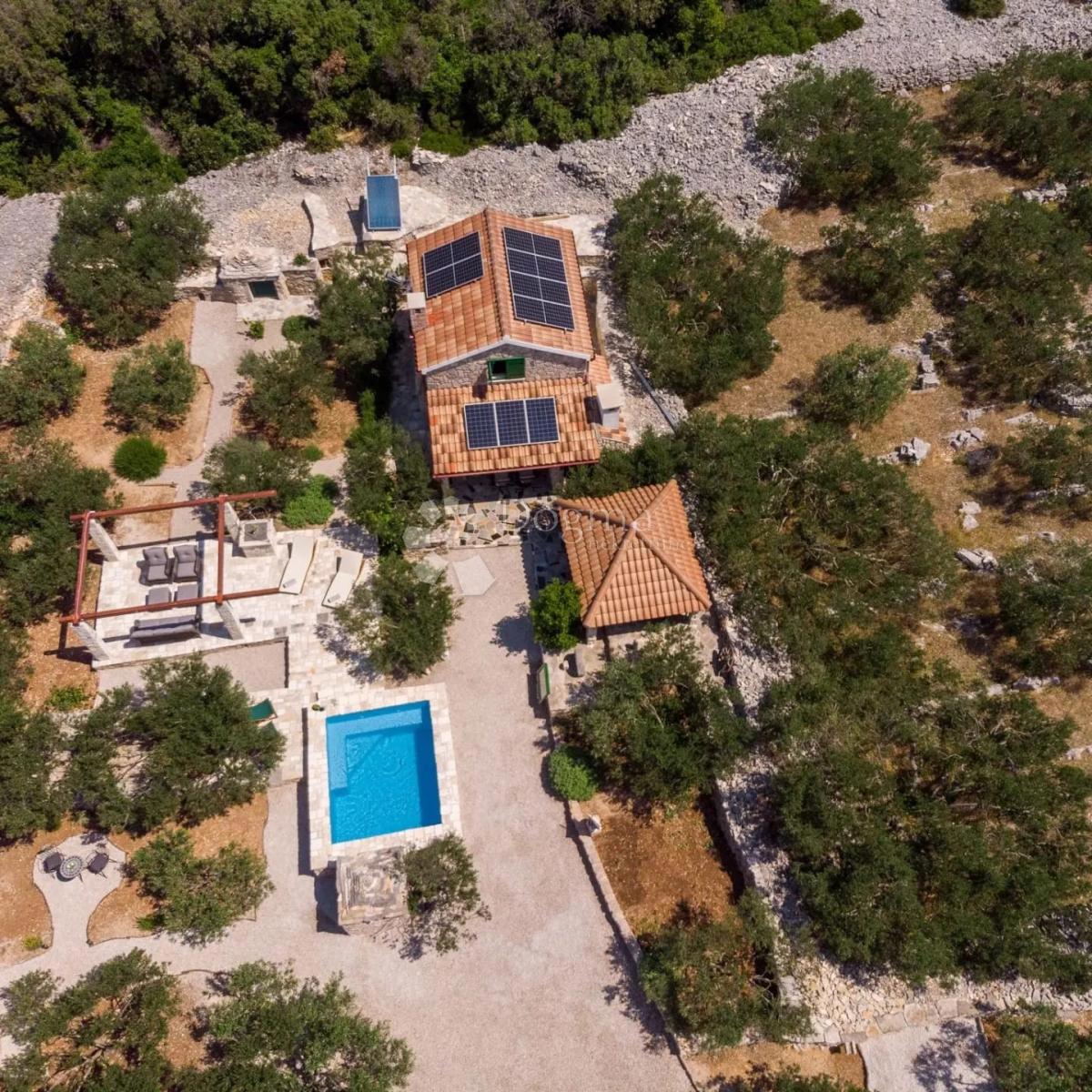 Kamnita oaza na Šolti