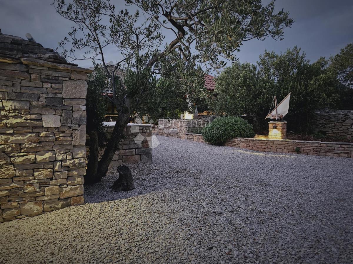 Kamnita oaza na Šolti