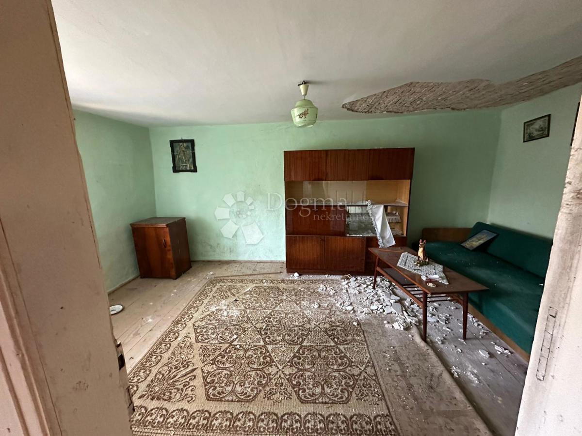 Hiša Švica, Otočac, 900m2
