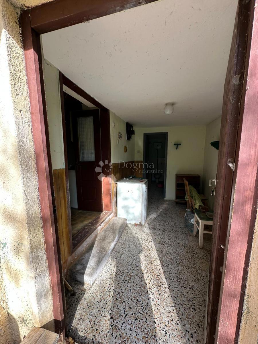 Hiša Švica, Otočac, 900m2