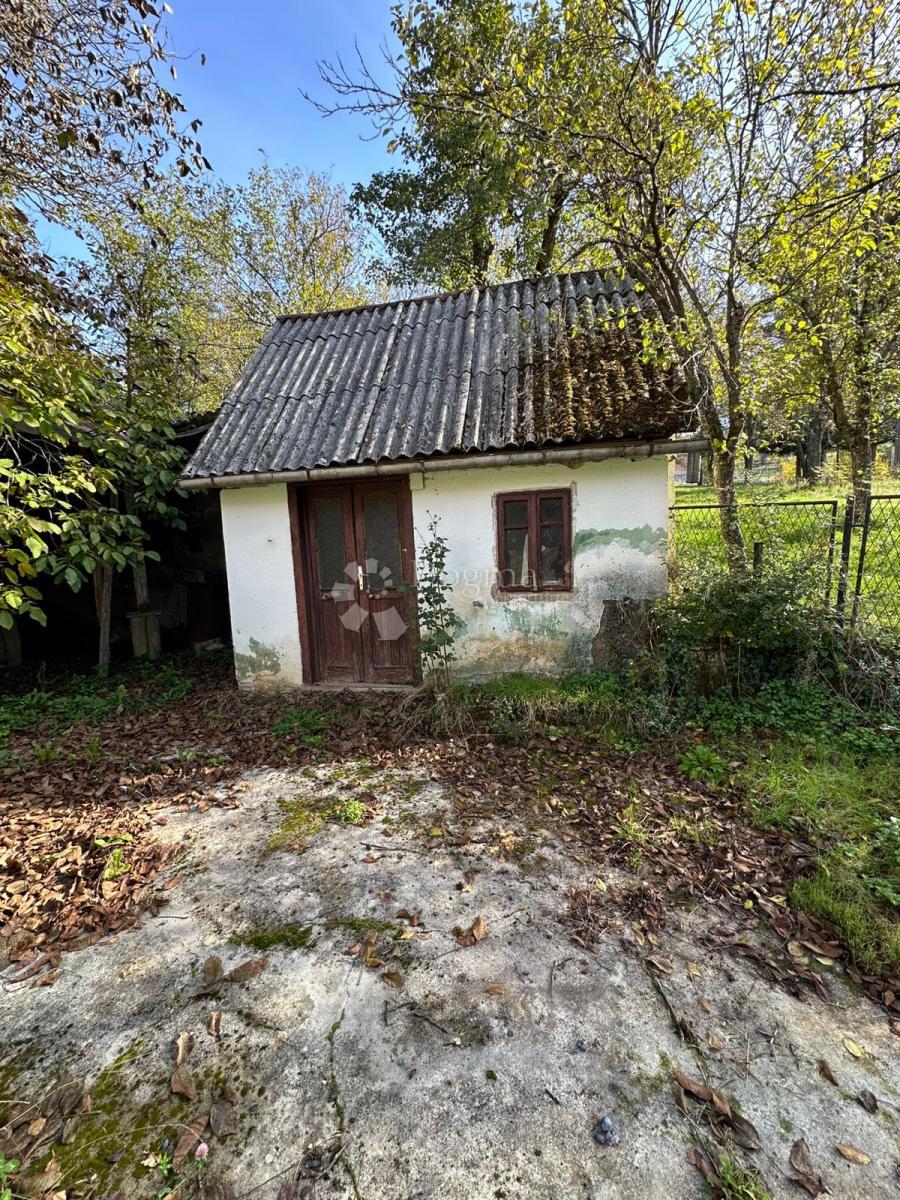 Hiša Švica, Otočac, 900m2