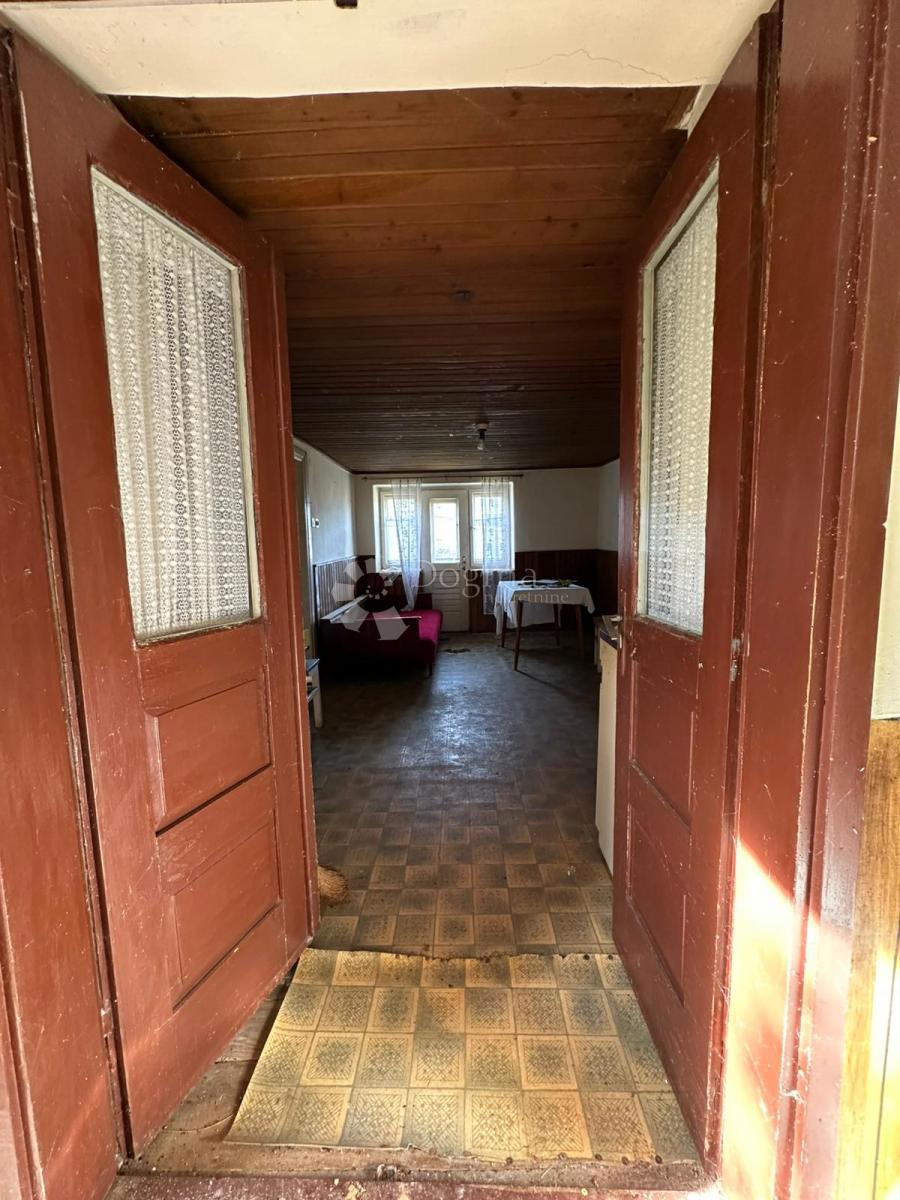 Hiša Švica, Otočac, 900m2