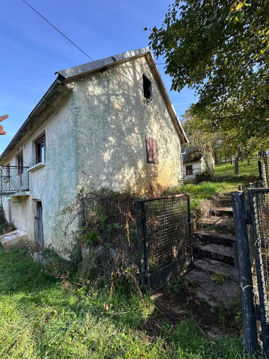 Hiša Švica, Otočac, 900m2