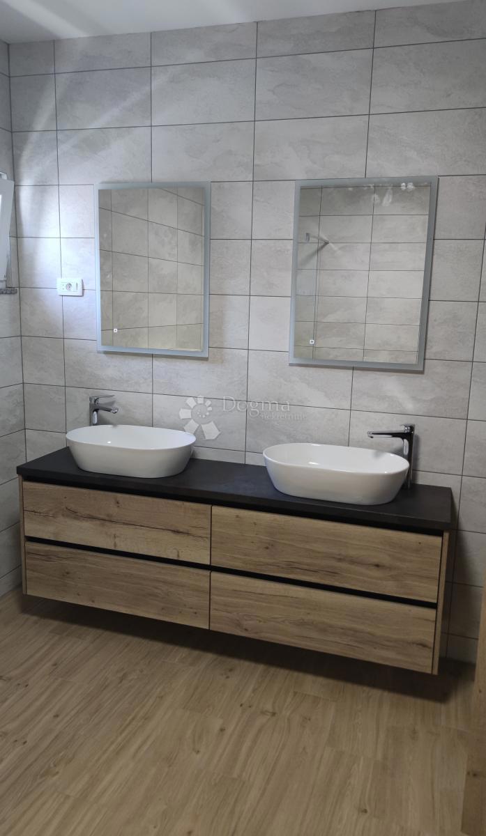 Hiša Seline, Starigrad, 335,58m2