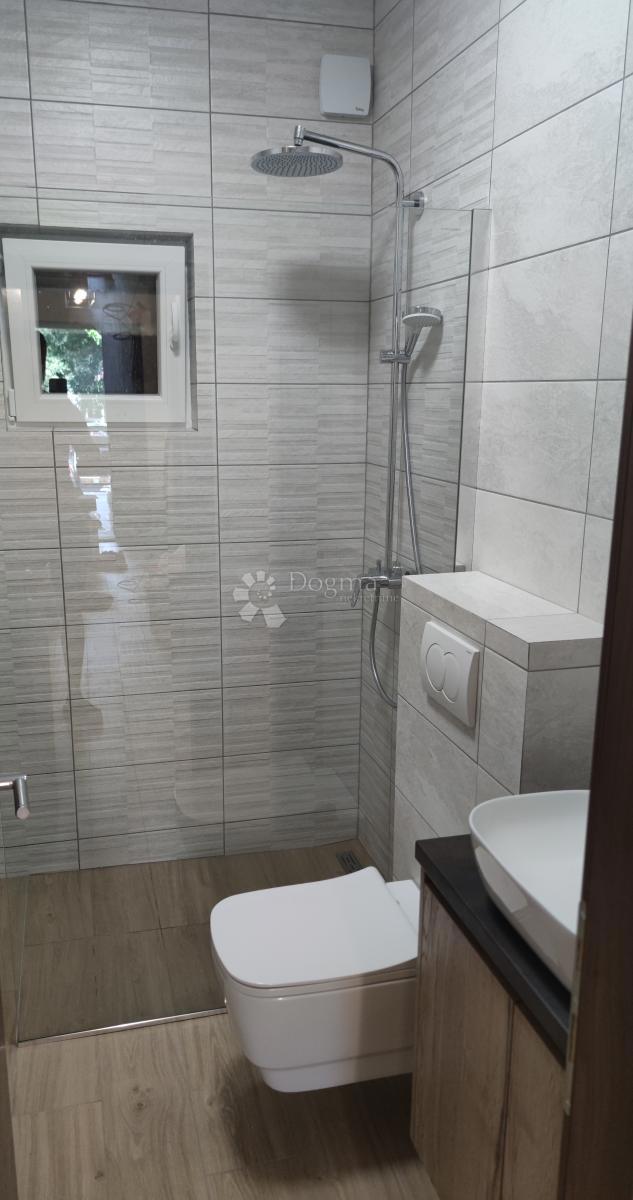 Hiša Seline, Starigrad, 335,58m2