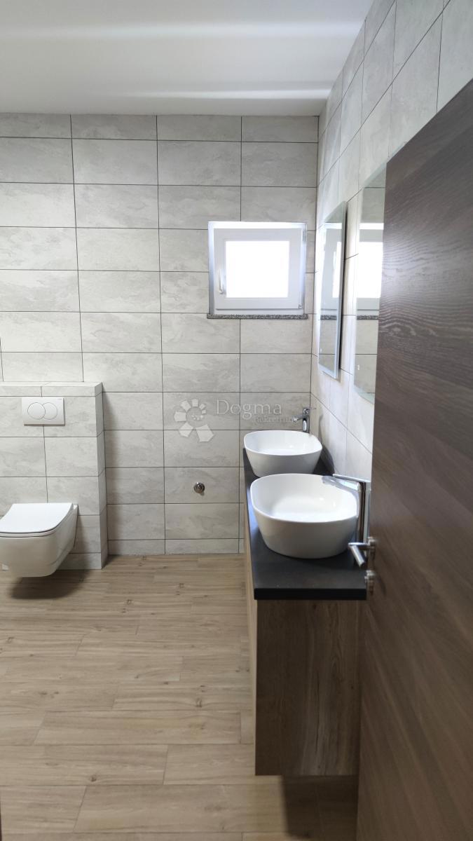 Hiša Seline, Starigrad, 335,58m2