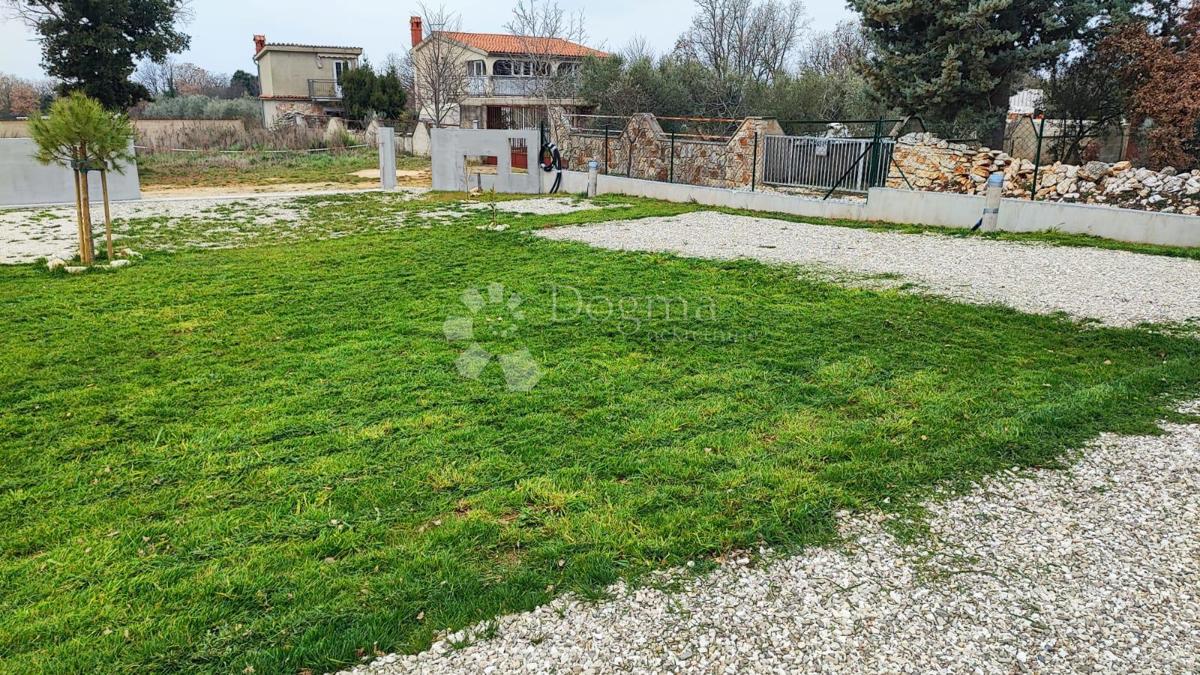 Kmetijsko zemljišče Peroj, Vodnjan, 405m2