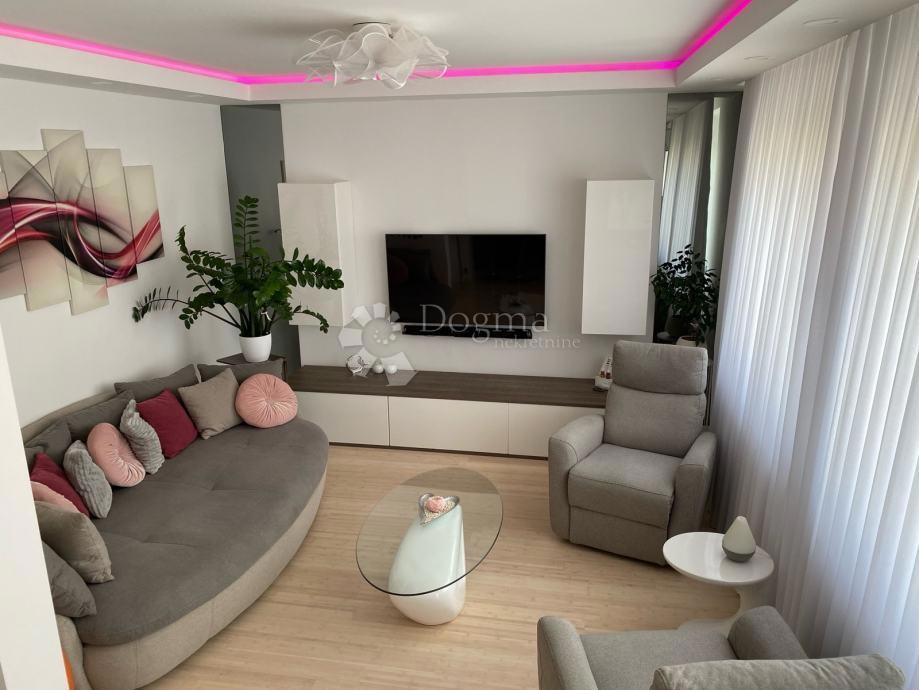 Luksuzno stanovanje z wellnessom in garažo