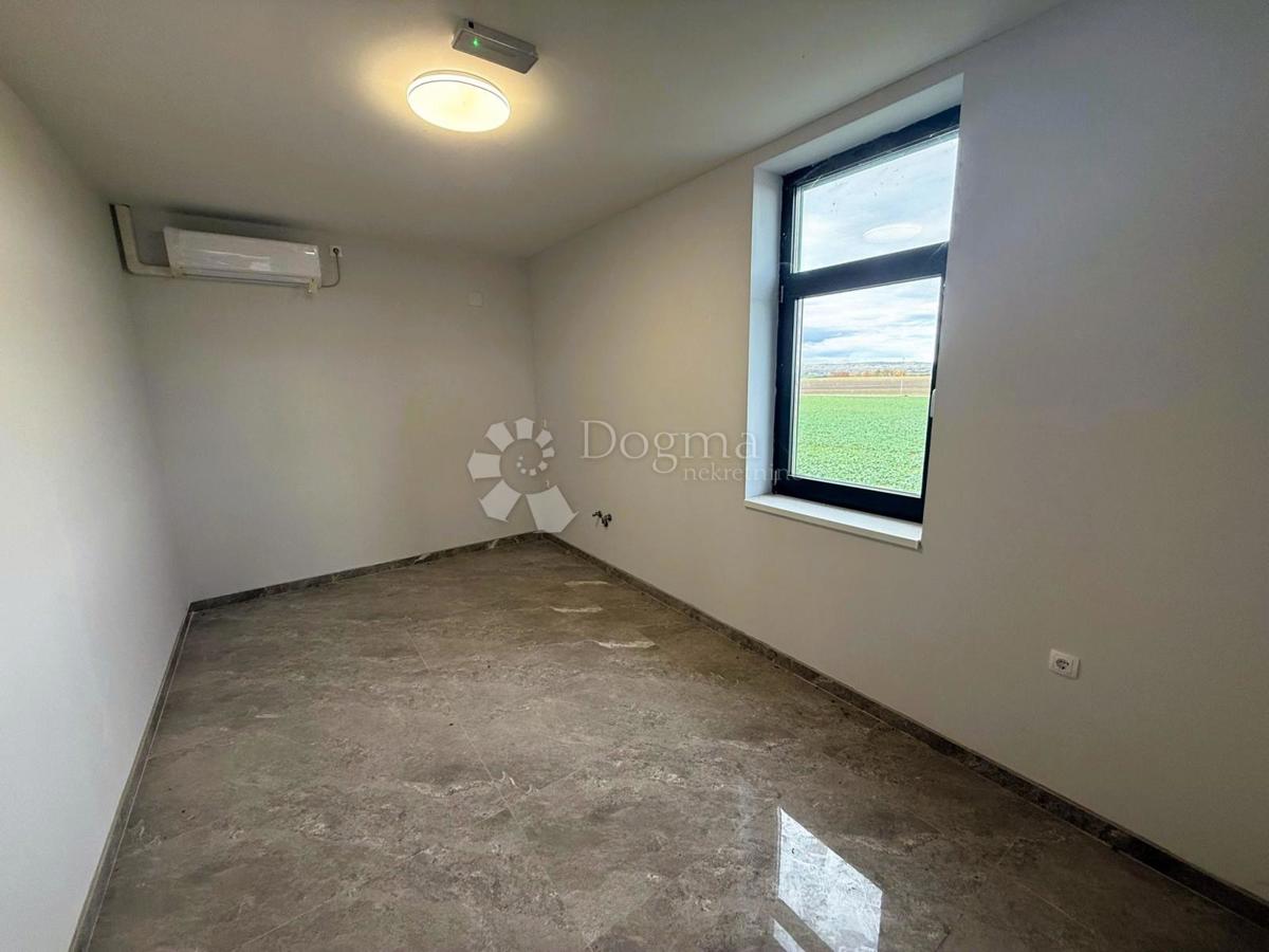 Poslovni prostor Koprivnički Ivanec, 31.199m2