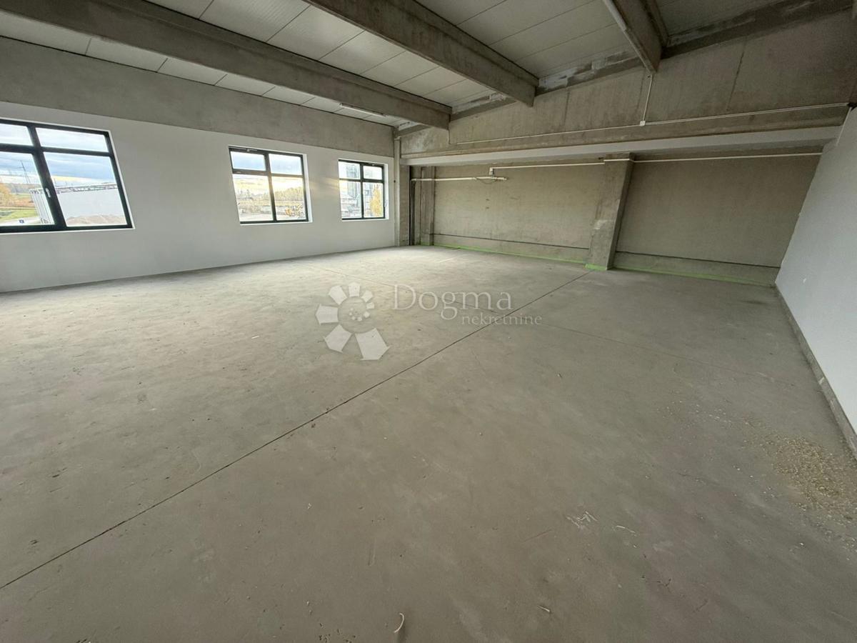 Poslovni prostor Koprivnički Ivanec, 31.199m2