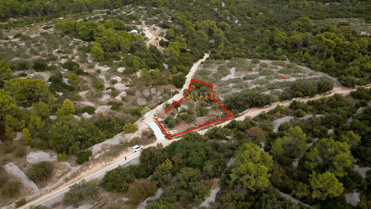 Kmetijsko zemljišče 1482 m2 - Grohote, Šolta