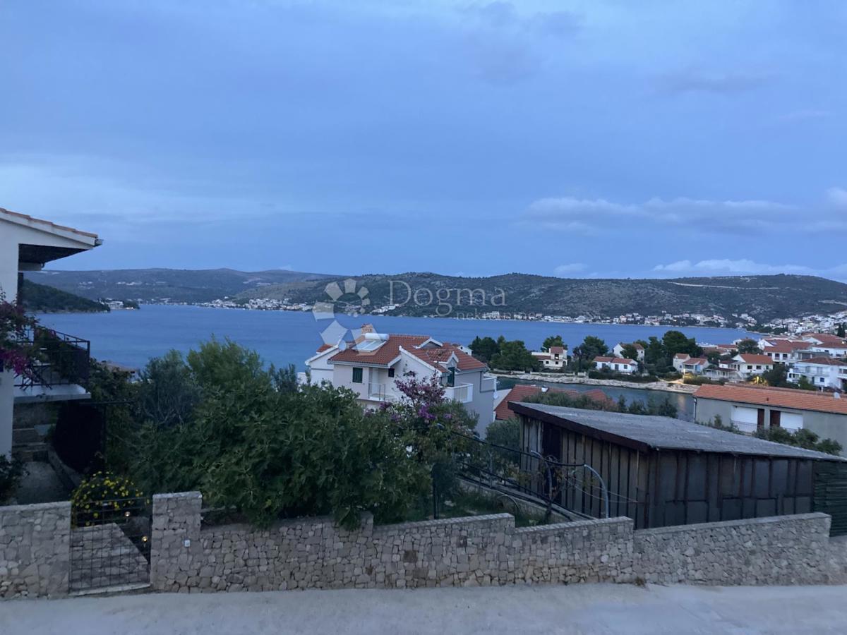 ZA INVESTITORJE - Atraktivna gradbena parcela s čudovitim razgledom na morje!