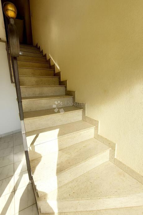 Hiša Resnik, Peščenica - Žitnjak, 260m2