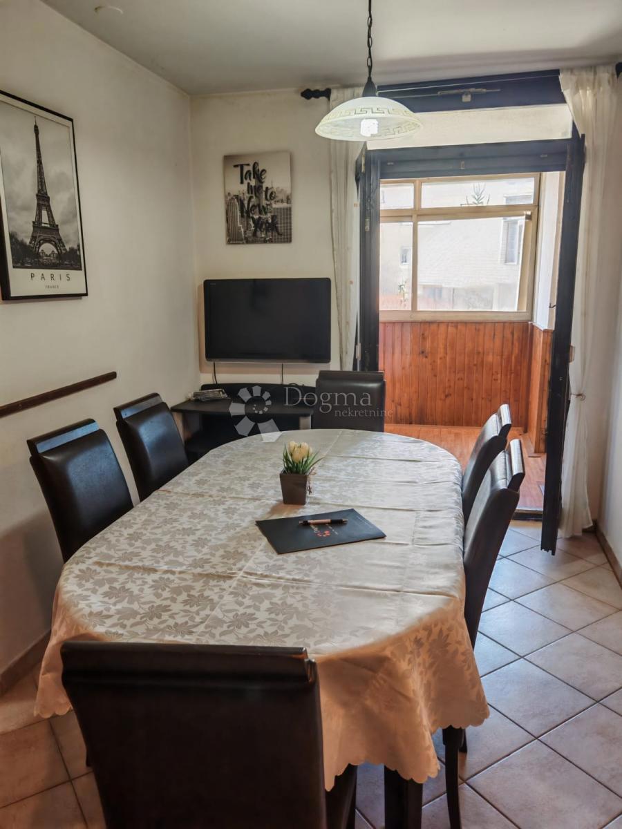 Stanovanje Centar, Pula, 70m2