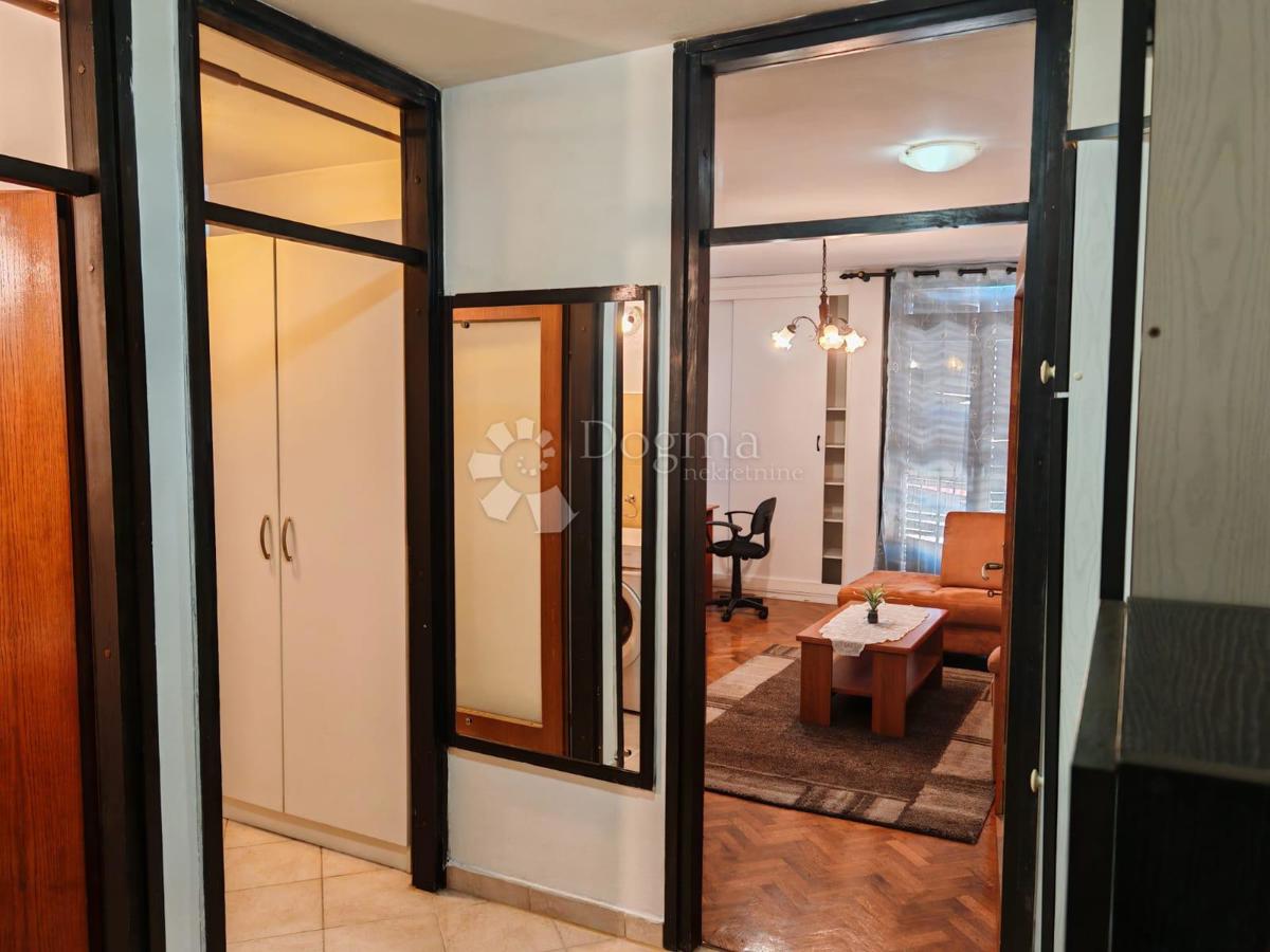 Stanovanje Centar, Pula, 70m2