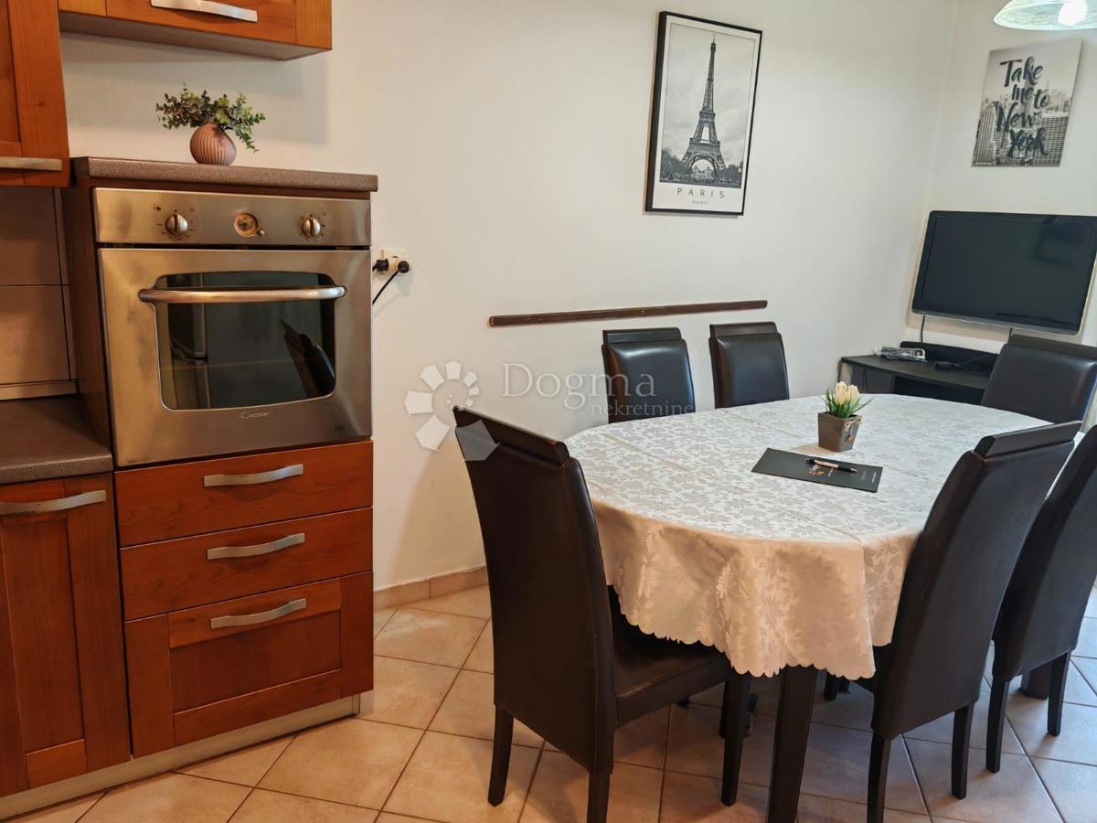 Stanovanje Centar, Pula, 70m2