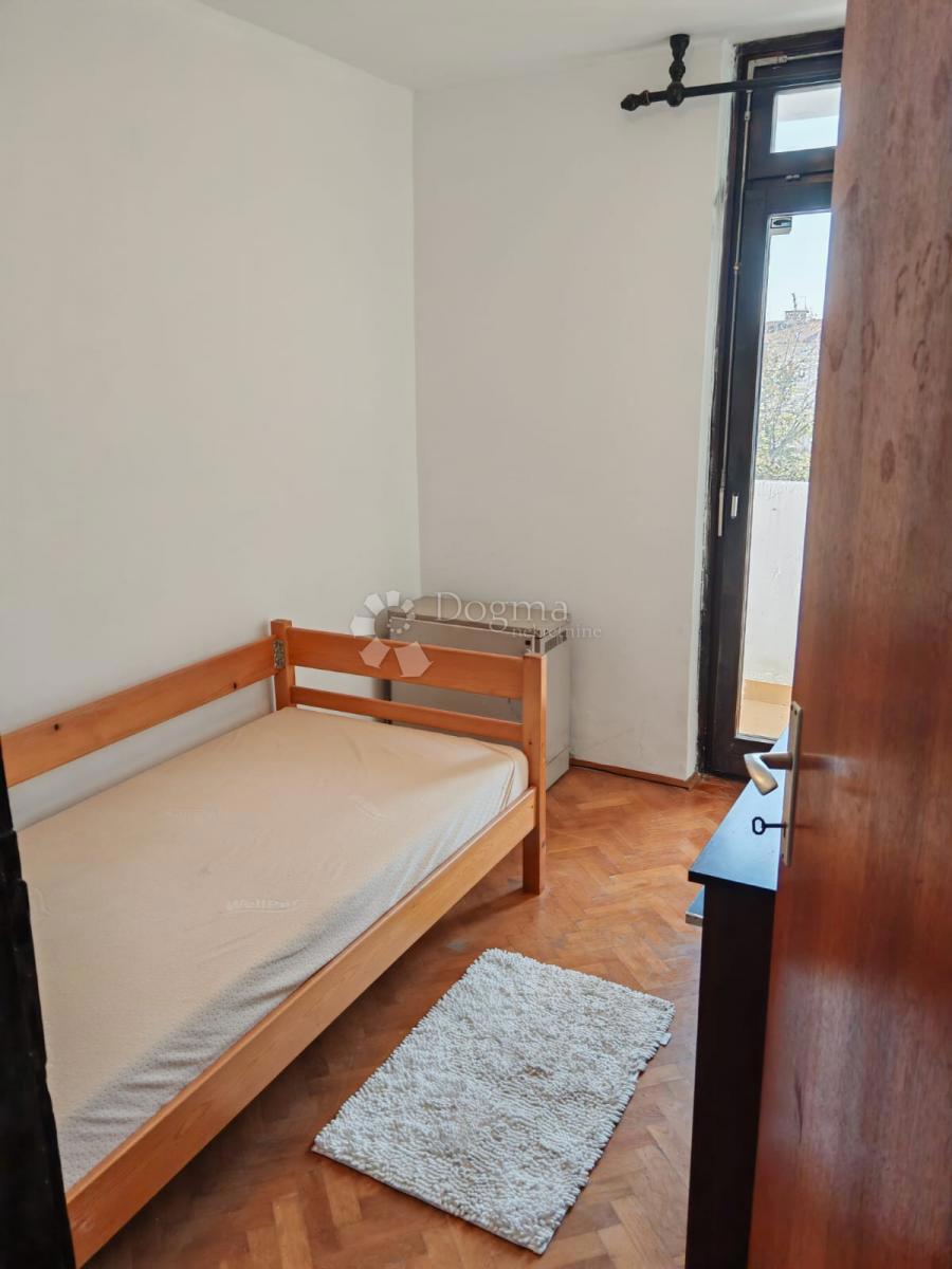 Stanovanje Centar, Pula, 70m2