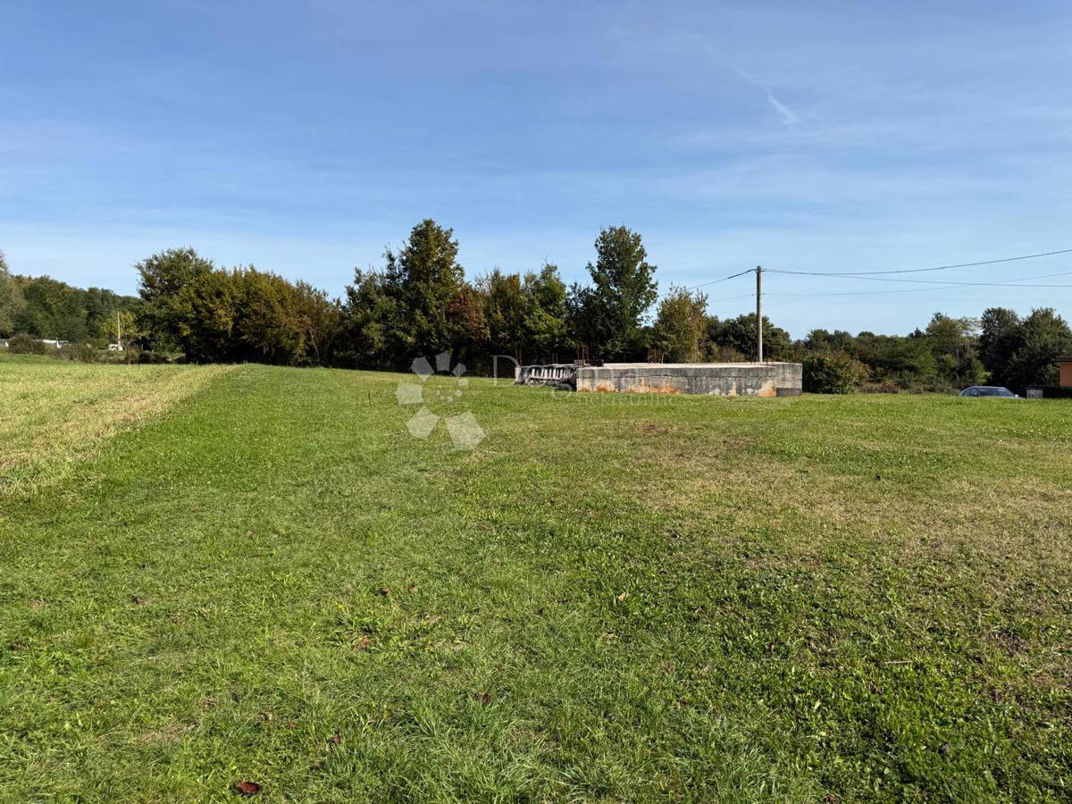 Zazidljivo zemljišče Vadreš, Barban, 827m2