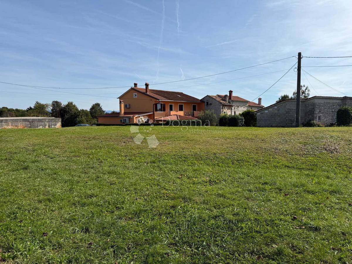 Zazidljivo zemljišče Vadreš, Barban, 827m2