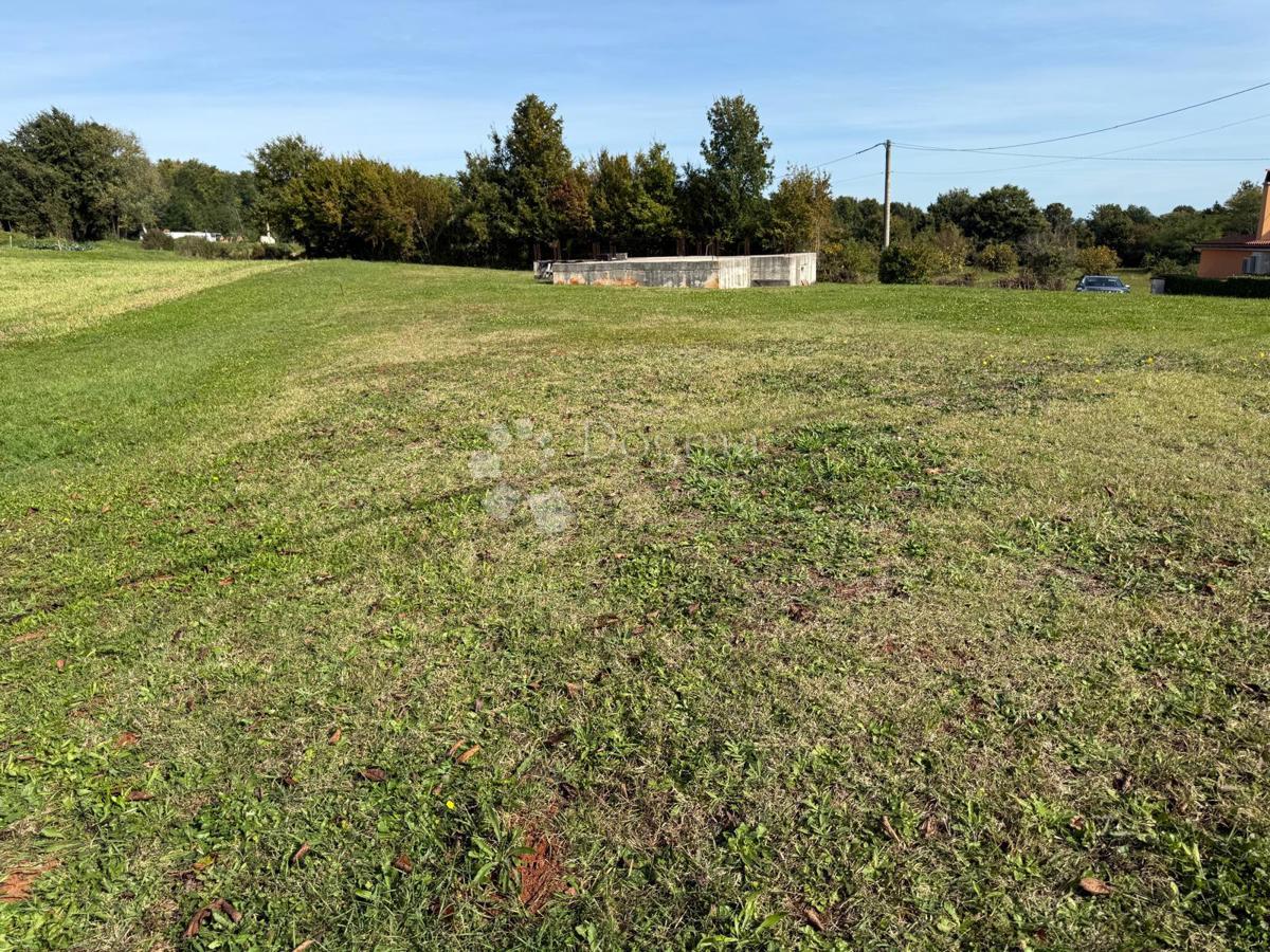 Zazidljivo zemljišče Vadreš, Barban, 827m2