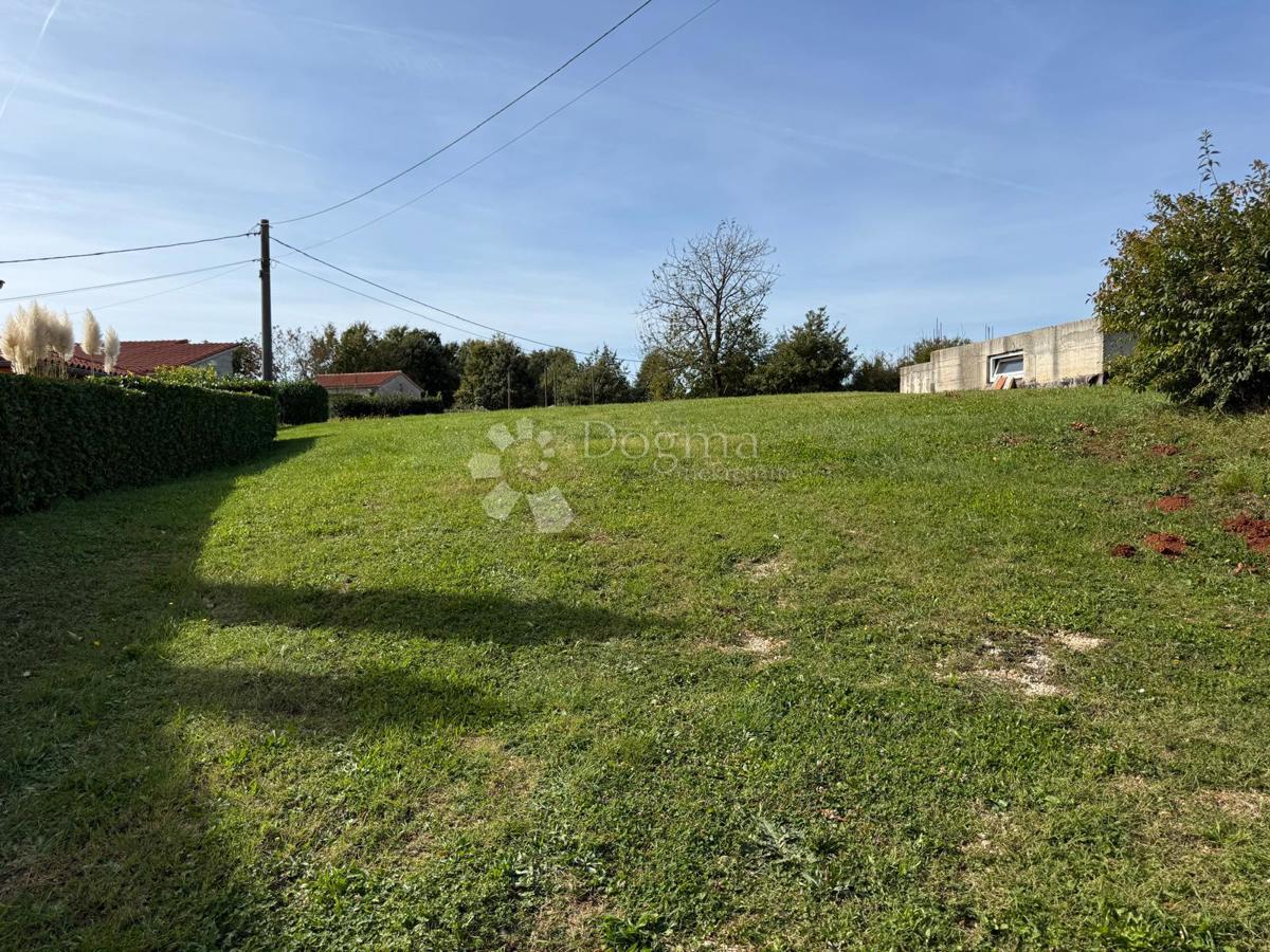 Zazidljivo zemljišče Vadreš, Barban, 827m2