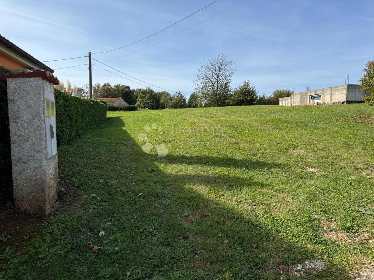 Zazidljivo zemljišče Vadreš, Barban, 827m2