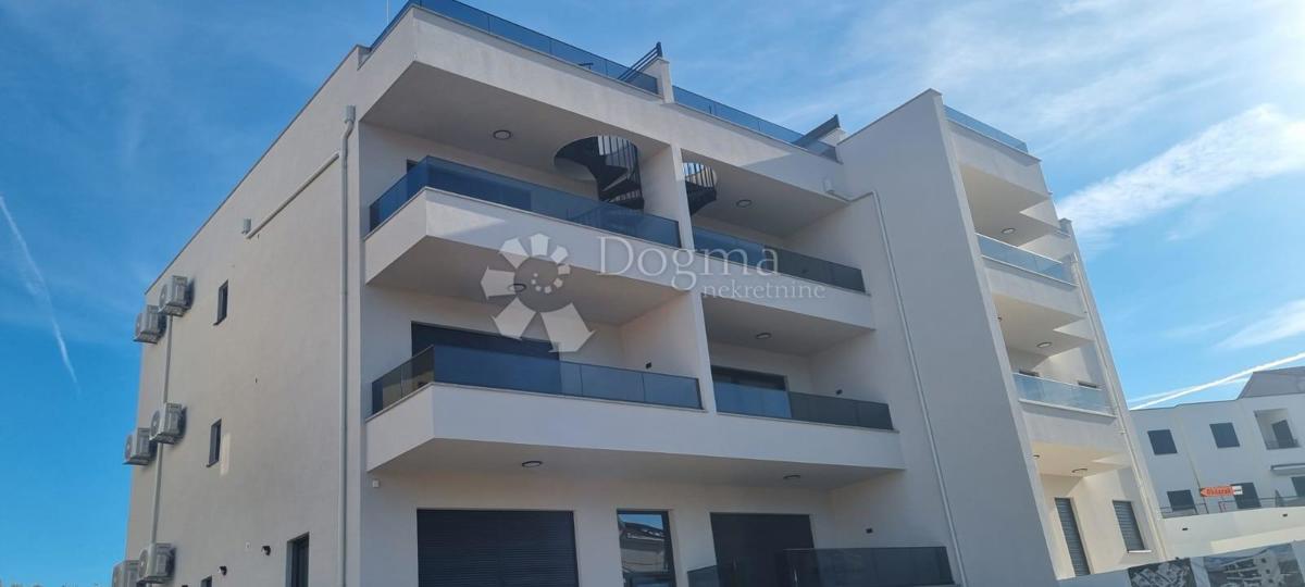 Stanovanje Okrug Gornji, Okrug, 61,02m2