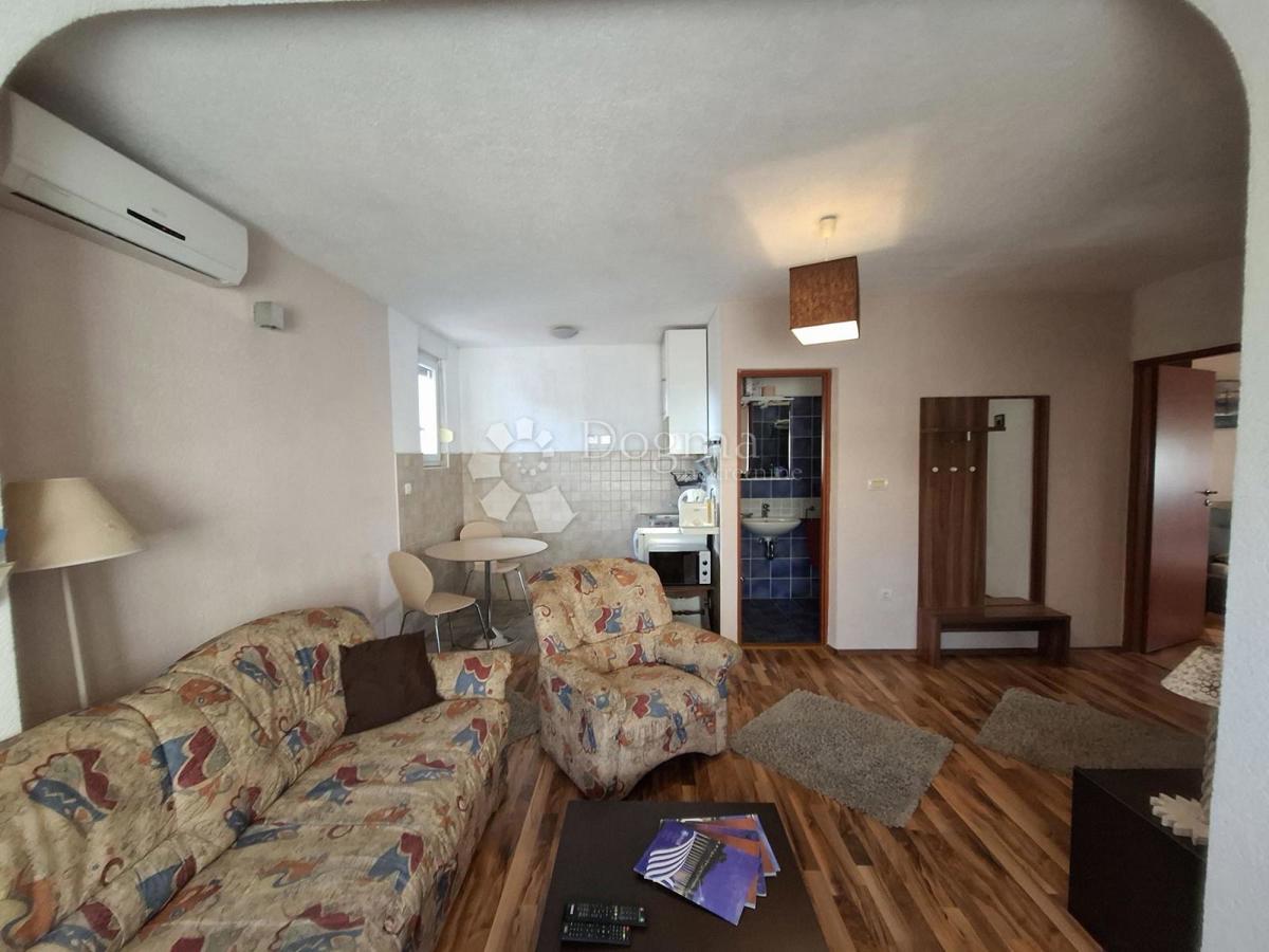 Hiša Industrijska četvrt, Osijek, Ulica Svetog Josipa Radnika, 250m2