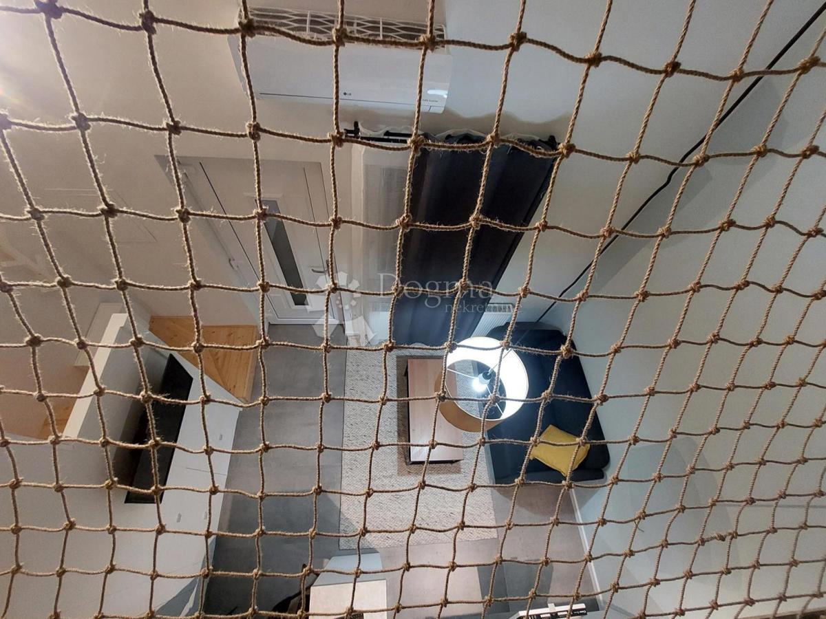 Hiša Industrijska četvrt, Osijek, Ulica Svetog Josipa Radnika, 250m2