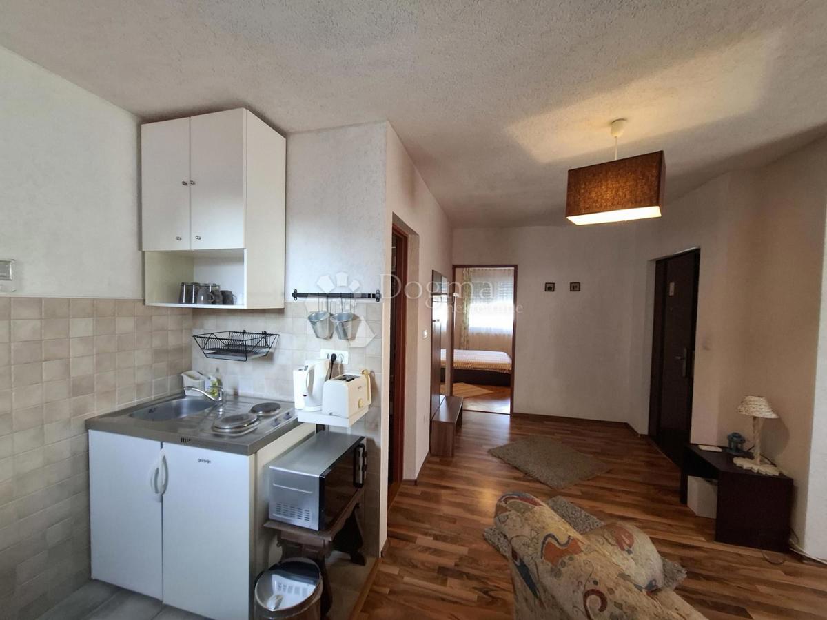 Hiša Industrijska četvrt, Osijek, Ulica Svetog Josipa Radnika, 250m2