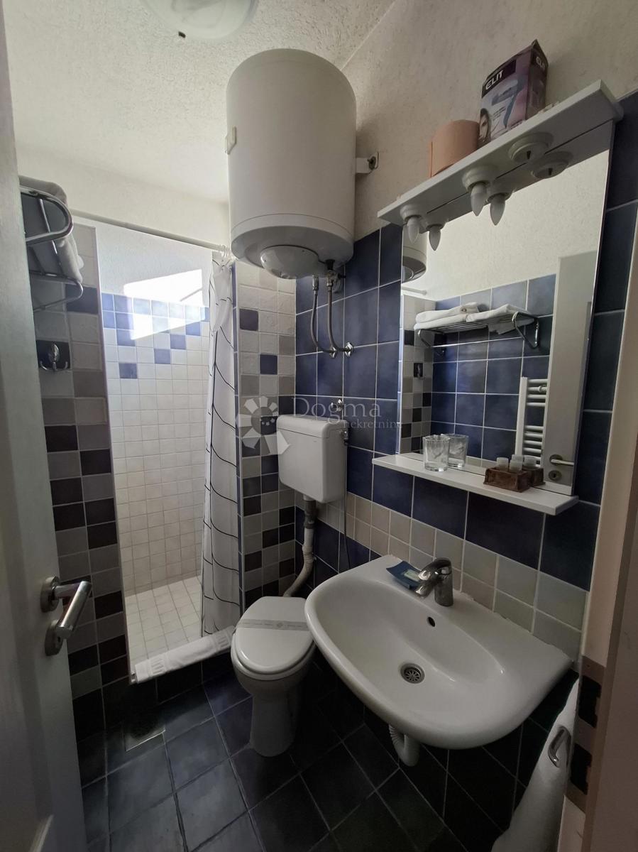 Hiša Industrijska četvrt, Osijek, Ulica Svetog Josipa Radnika, 250m2