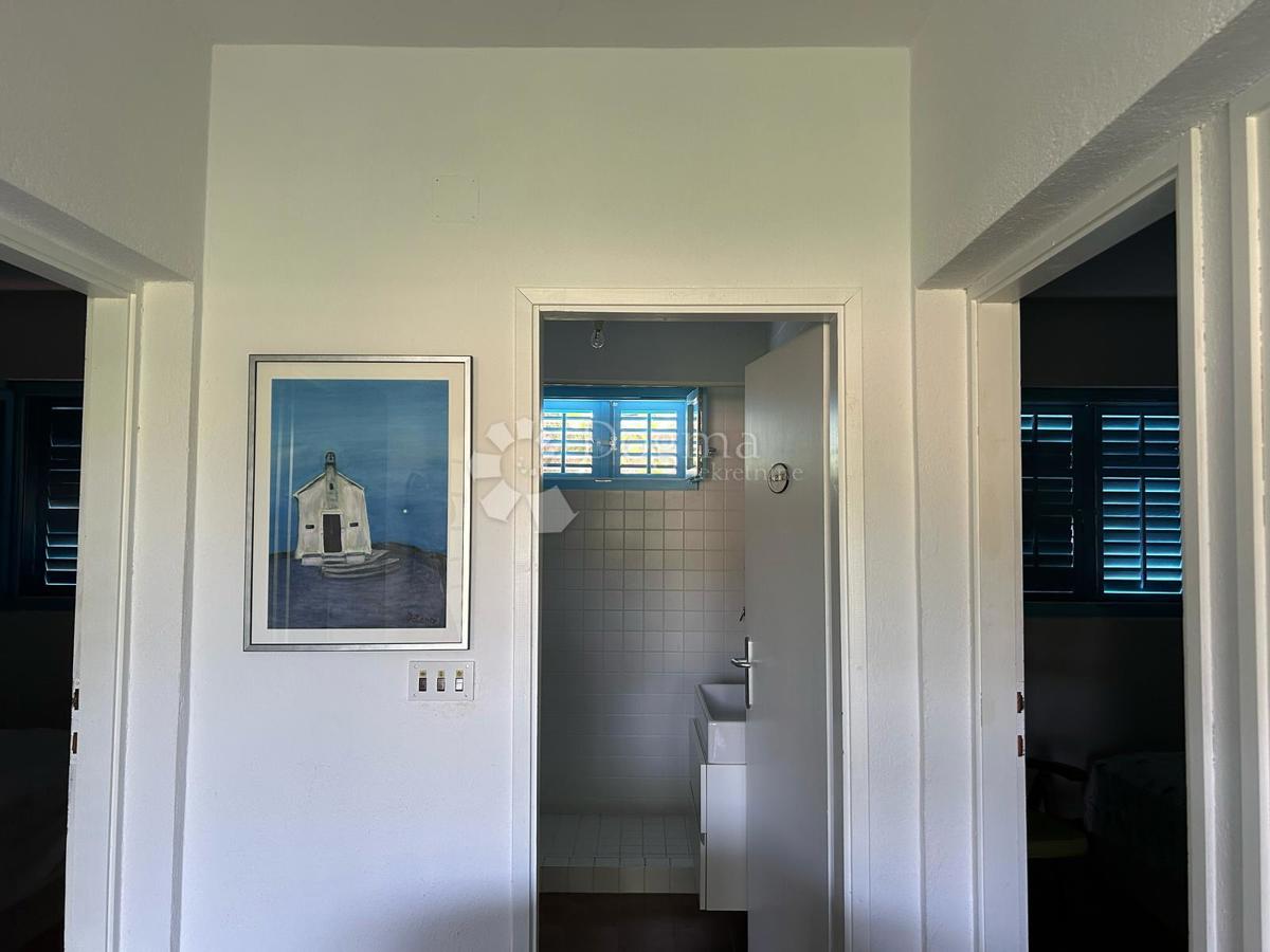 Čudovita hiša s pogledom na morje