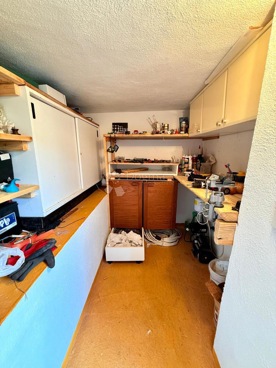 Čudovita hiša s pogledom na morje