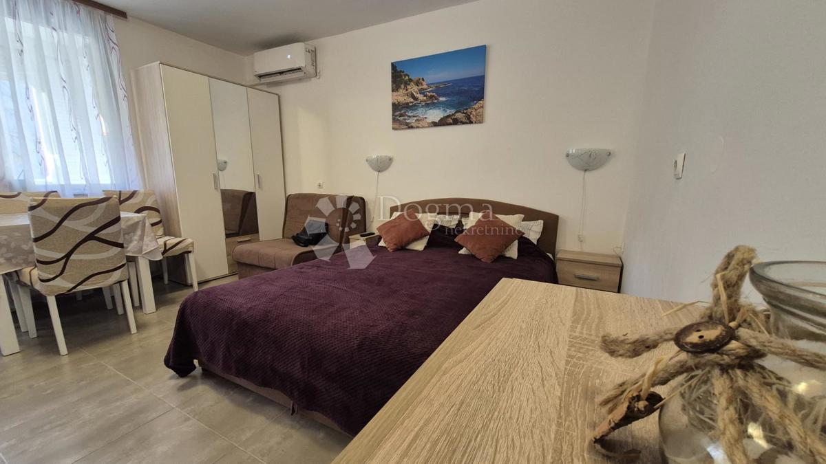 Enosobno stanovanje 50 m od morja