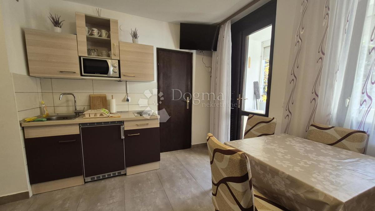 Enosobno stanovanje 50 m od morja