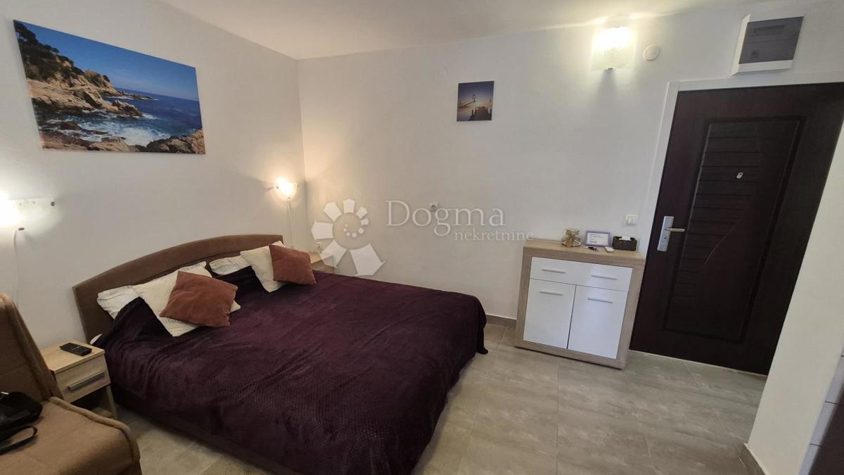 Enosobno stanovanje 50 m od morja