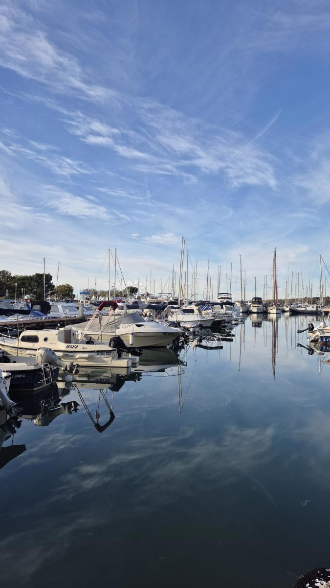 Enosobno stanovanje 50 m od morja