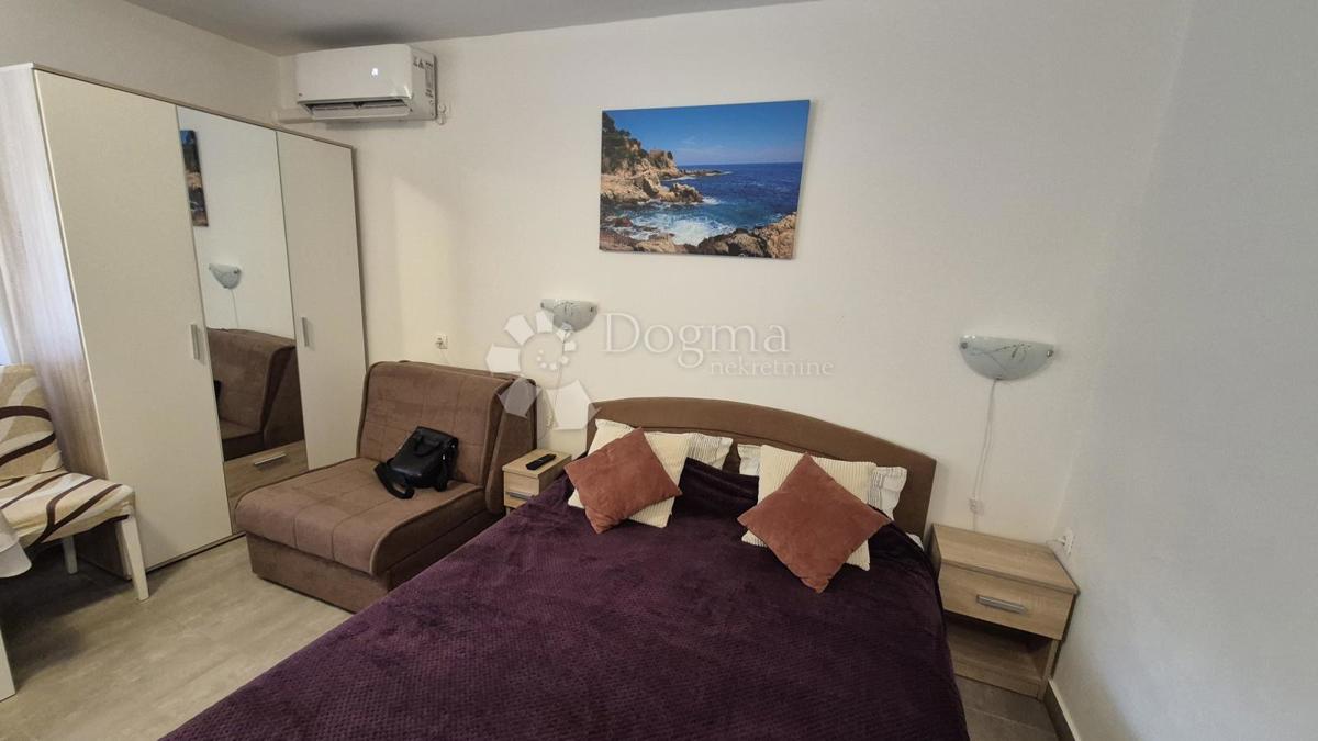 Enosobno stanovanje 50 m od morja