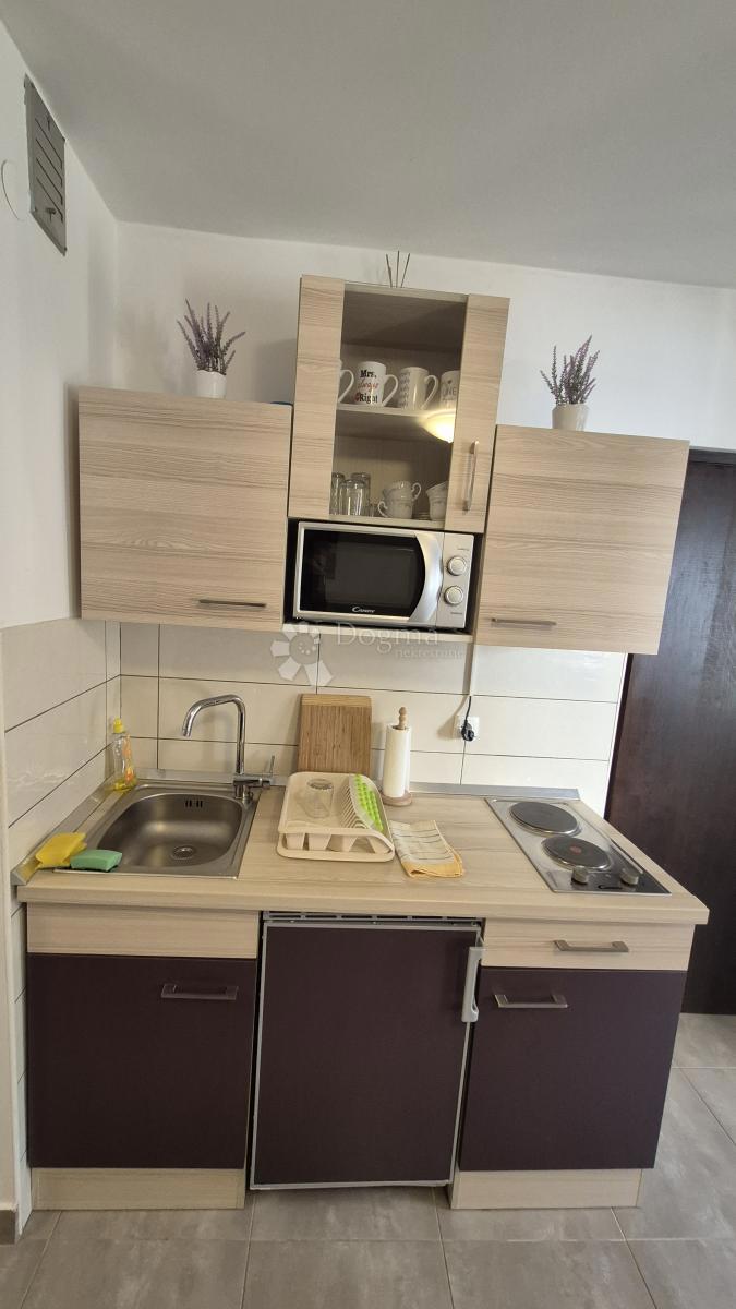 Enosobno stanovanje 50 m od morja